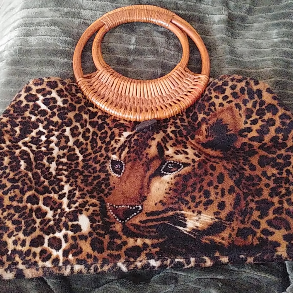 Unique lepeord design beaded clutch bag!!!!